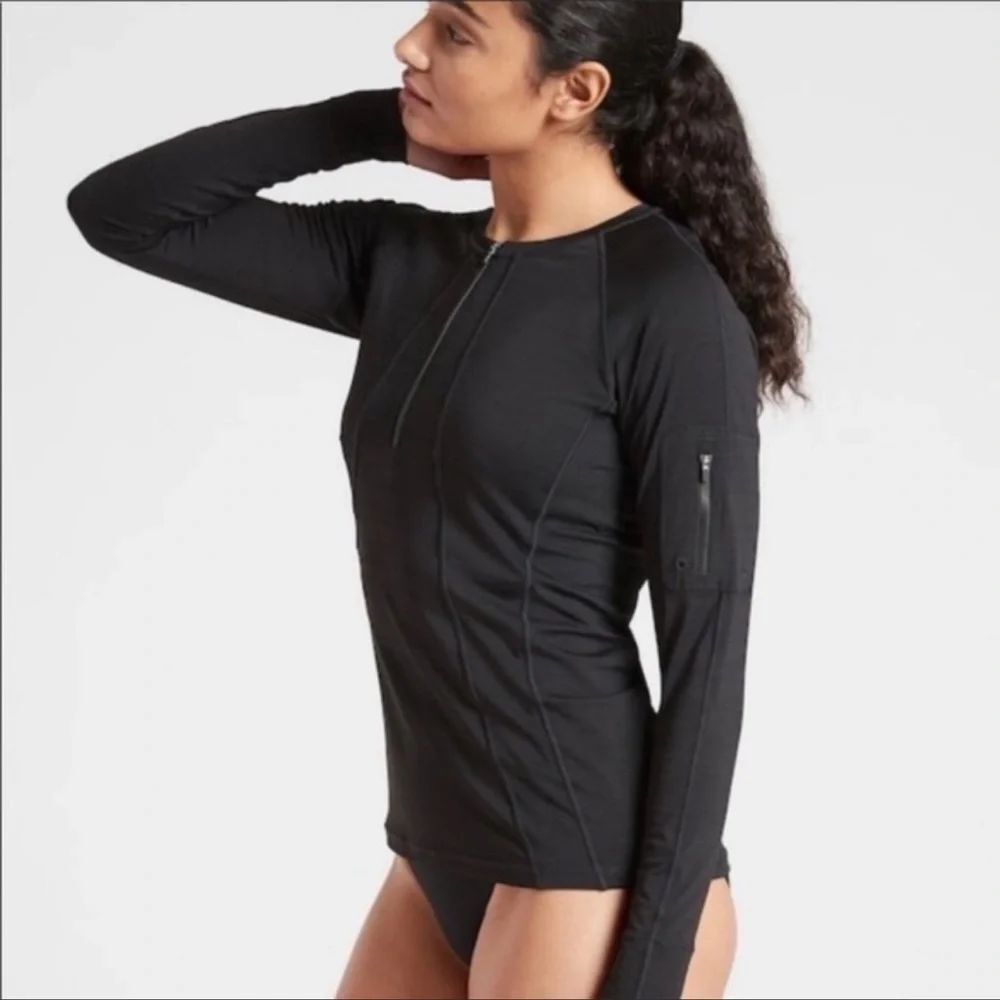 ATHLETA Pacifica UPF Fitted Black Sun Top M